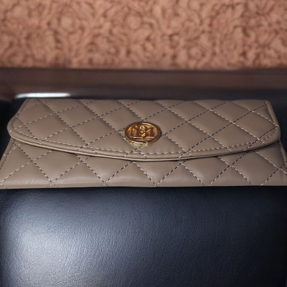 Badgley Mischka Wallet - Picture 2 of 5